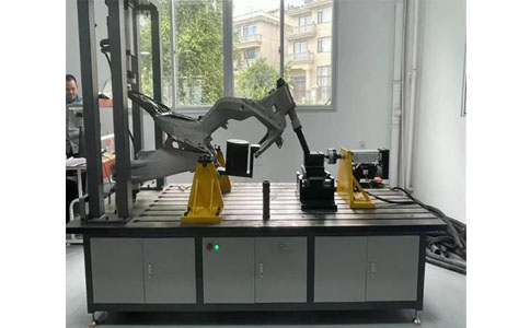 摩托車(chē)車(chē)架疲勞試驗(yàn)機(jī)